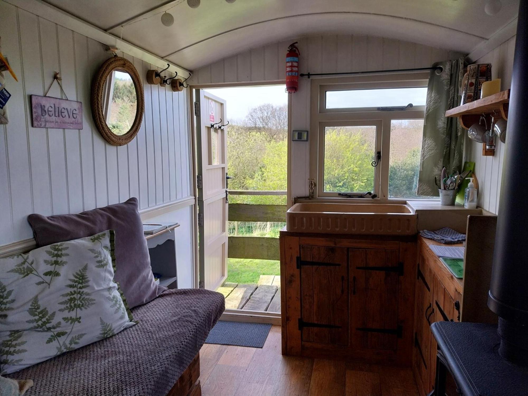 Meadowbeck - Shepherd Huts Fylingdales Luaran gambar